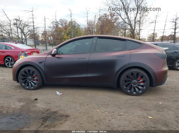 7SAYGDEF9RA265727 2024 TESLA MODEL Y Brown 360 interior view