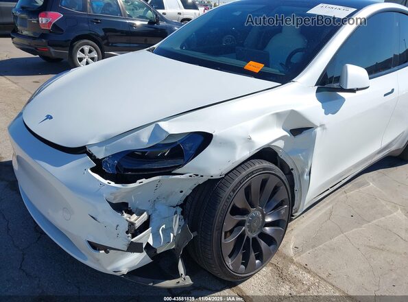 7SAYGDEFXNF372072 2022 TESLA MODEL Y White Vista frontal