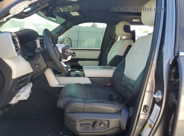 7SVAAABA1PX009052 2023 TOYOTA SEQUOIA Серый 