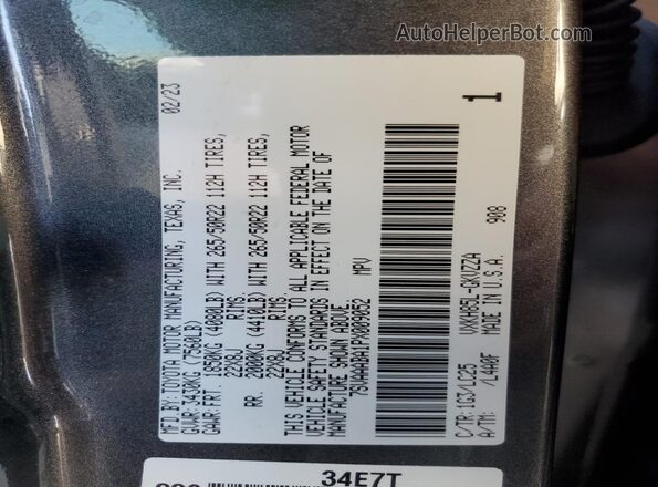 7SVAAABA1PX009052 2023 TOYOTA SEQUOIA Серый Вид наклейки с VIN-кодом
