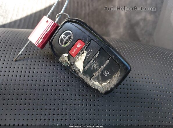 7SVAAABA2RX042516 2024 TOYOTA SEQUOIA White Widok deski rozdzielczej