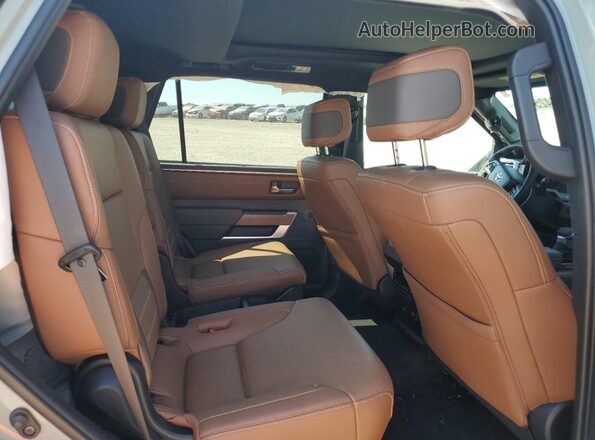 7SVAAABA4SX063521 2025 TOYOTA SEQUOIA Green Rear interior view