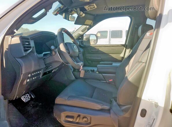 7SVAAABAXSX052832 2025 TOYOTA SEQUOIA White წინა სალონის ხედი