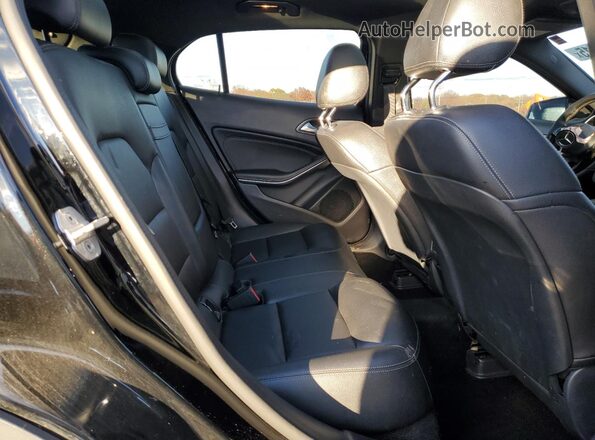 WDCTG4GB0HJ352356 2017 MERCEDES-BENZ GLA Black Widok komory silnika