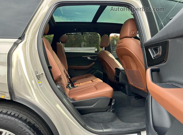 WA1LJBF72ND015961 2022 AUDI Q7 Tan Dashboard view