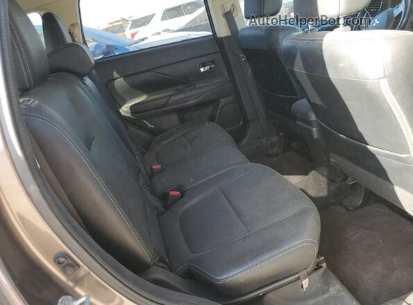 JA4AZ3A37GZ002171 2016 MITSUBISHI OUTLANDER Gray Vista del compartimento del motor