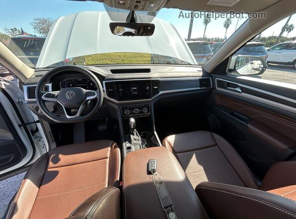 1V2JR2CA6NC529922 2022 VOLKSWAGEN ATLAS White Widok tylnych siedzeń