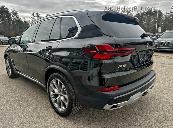 5UX43EU03S9X60677 2025 BMW X5 Черный Передняя правая четверть