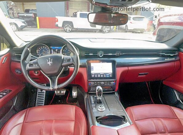 ZAM56RPS0H1236696 2017 MASERATI QUATTROPOR White Vista de los asientos traseros