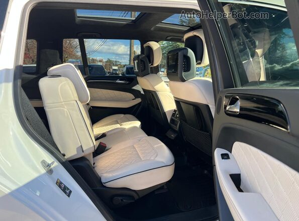 4JGDF2EE8GA671173 2016 MERCEDES-BENZ GL-CLASS White Front interior view