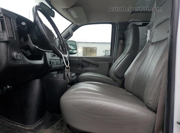 1GCWGAFP1N1174161 2022 CHEVROLET EXPRESS White Dashboard view