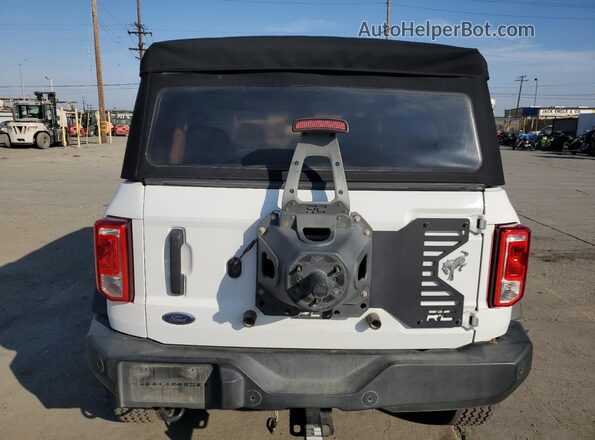 1FMDE5BH3NLB16572 2022 FORD BRONCO Белый Вид салона спереди