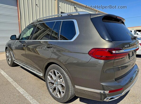 5UXCW2C07N9M52922 2022 BMW X7 Gray Front right