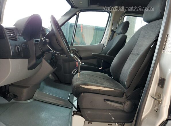 8BRPE7CD9GE121323 2016 MERCEDES-BENZ SPRINTER Gray Front interior view
