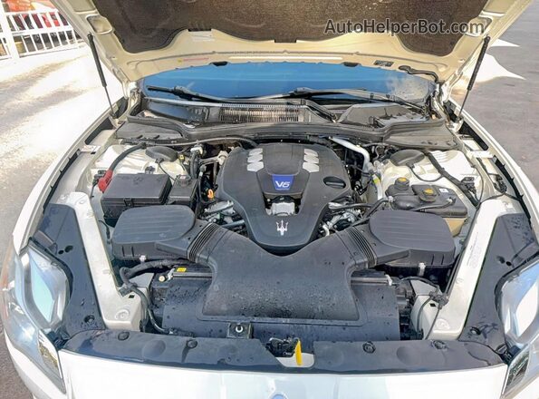 ZAM56RPS0H1236696 2017 MASERATI QUATTROPOR White Vista del salpicadero