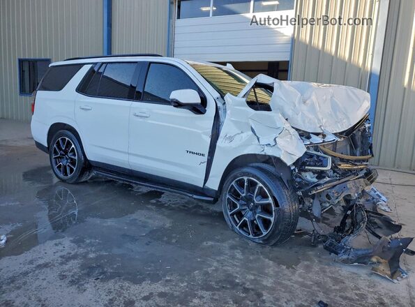 1GNSCRKD4NR205660 2022 CHEVROLET TAHOE Белый Вид спереди