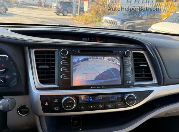 5TDJZRFH5JS556444 2018 TOYOTA HIGHLANDER Silver 