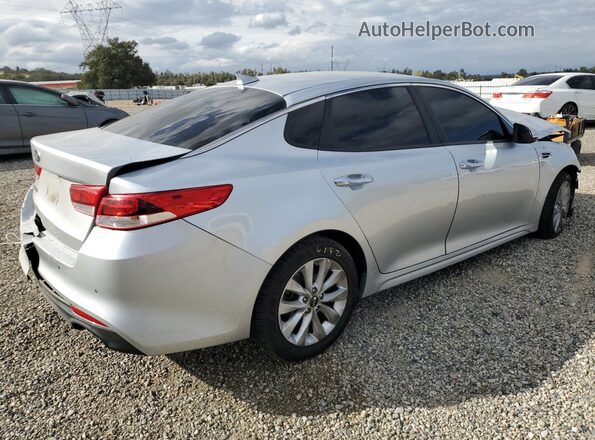 5XXGT4L37JG266425 2018 KIA OPTIMA Серебряный Передняя правая четверть