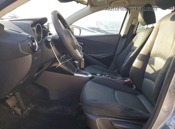 3MYDLBZV0GY104119 2016 TOYOTA SCION Silver Widok deski rozdzielczej