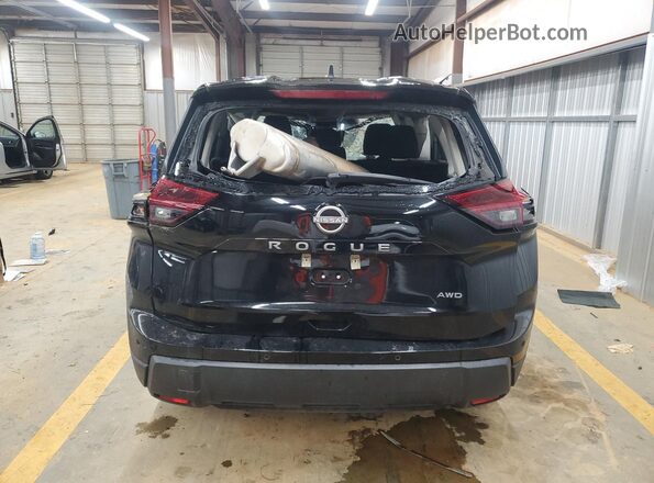 5N1BT3ABXRC694690 2024 NISSAN ROGUE Черный Вид салона спереди
