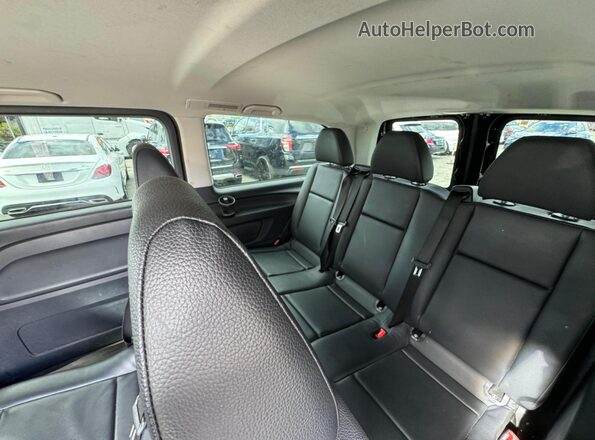 W1WV0FEY7M3863247 2021 MERCEDES-BENZ METRIS Black Front interior view