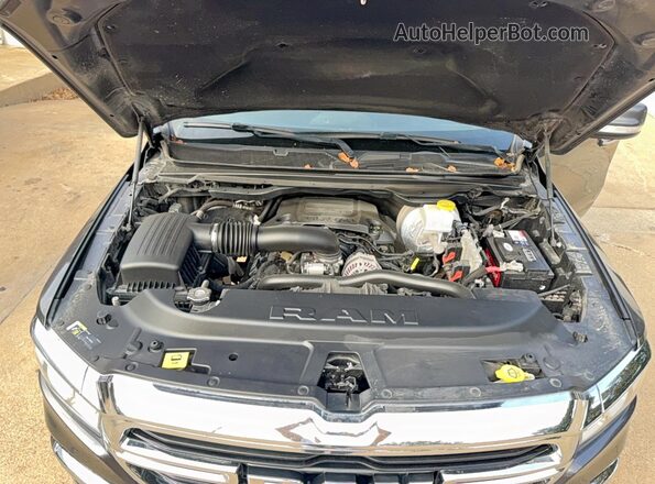 1C6RREBT8LN300501 2020 RAM 1500 Серый Вид панели приборов
