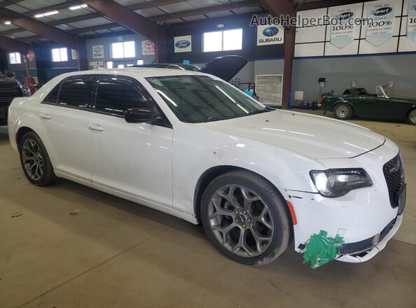 2C3CCAAG0JH308146 2018 CHRYSLER 300 White Widok z przodu