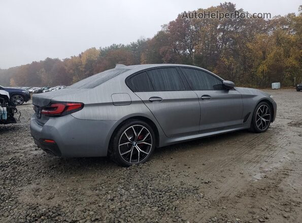 WBA53BH08PWY20750 2023 BMW 5 SERIES Gray Delantero derecho