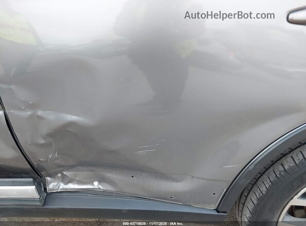 JA4AD3A33JZ017286 2018 MITSUBISHI OUTLANDER Silver Widok z przodu