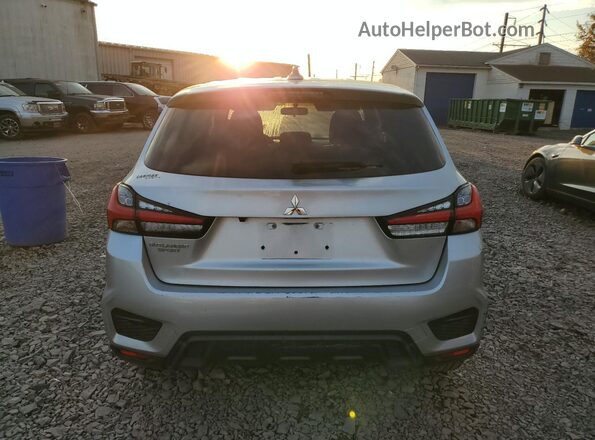 JA4AP3AU0LU006441 2020 MITSUBISHI OUTLANDER Серебряный Вид сзади