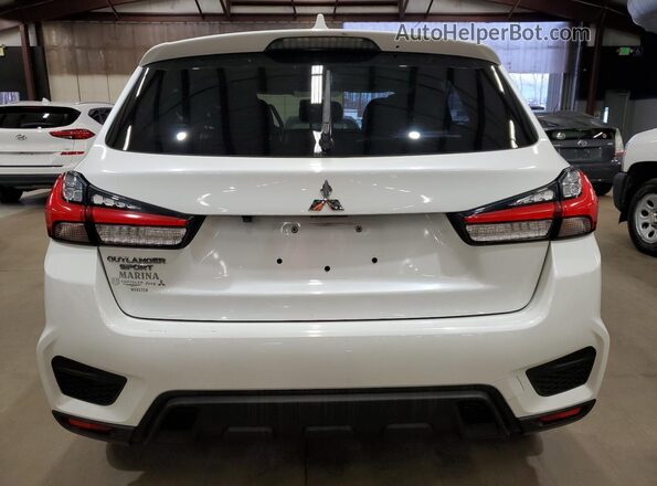 JA4AP3AU1LU021465 2020 MITSUBISHI OUTLANDER White უკანა ხედი