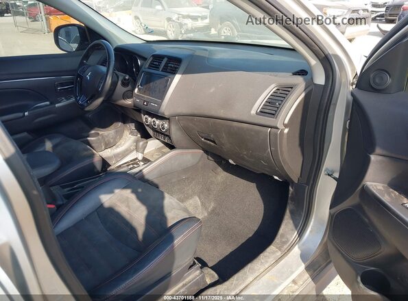 JA4AP3AW9JZ008173 2018 MITSUBISHI OUTLANDER SPORT Silver Вид салону спереду