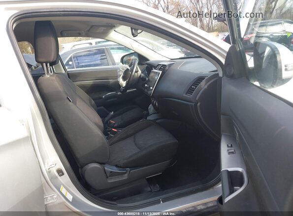 JA4AP4AU4LU030151 2020 MITSUBISHI OUTLANDER SPORT Silver Вид салону спереду
