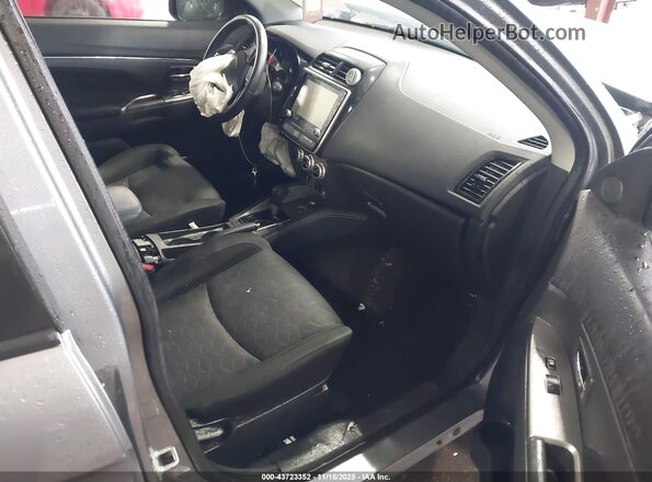 JA4APVAU5MU018565 2021 MITSUBISHI OUTLANDER SPORT Silver Вид салону спереду