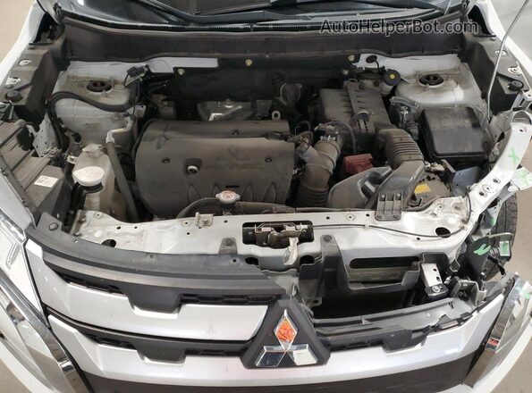 JA4ARUAU6MU033421 2021 MITSUBISHI OUTLANDER White Widok komory silnika