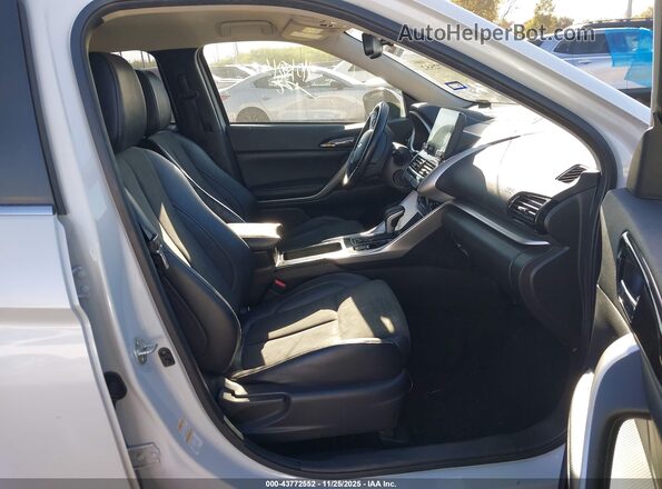 JA4ASWAA6NZ006018 2022 MITSUBISHI ECLIPSE CROSS Белый Вид салона спереди