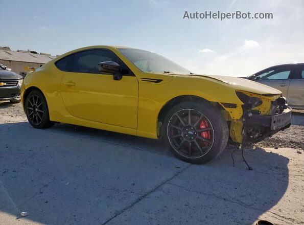 JF1ZCAC12H9601433 2017 SUBARU BRZ Желтый Передняя правая четверть