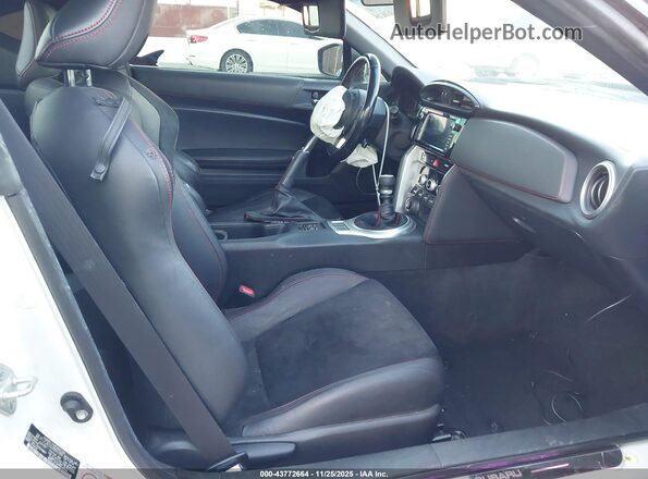 JF1ZCAC16J9601389 2018 SUBARU BRZ Black Սալոնի դիմացի տեսք