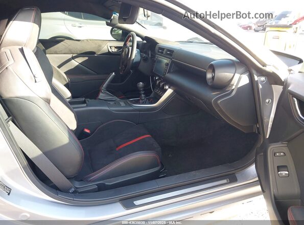 JF1ZDBE18N9703315 2022 SUBARU BRZ Silver Front interior view