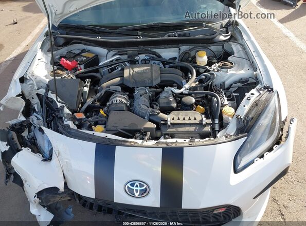 JF1ZNBE10R8761024 2024 TOYOTA GR86 Белый Вид сзади