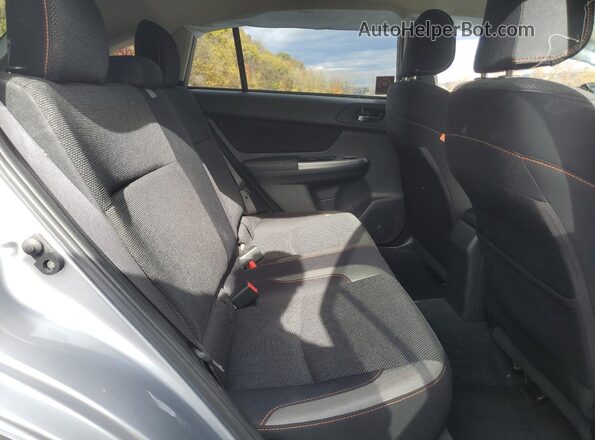 JF2GPABC5H8226900 2017 SUBARU CROSSTREK Silver უკანა სალონის ხედი