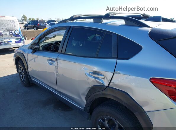 JF2GTHSC6NH278276 2022 SUBARU CROSSTREK Silver Front view