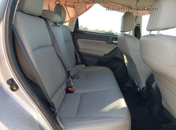 JF2SJALC2HH407768 2017 SUBARU FORESTER 2.5 Silver უკანა სალონის ხედი
