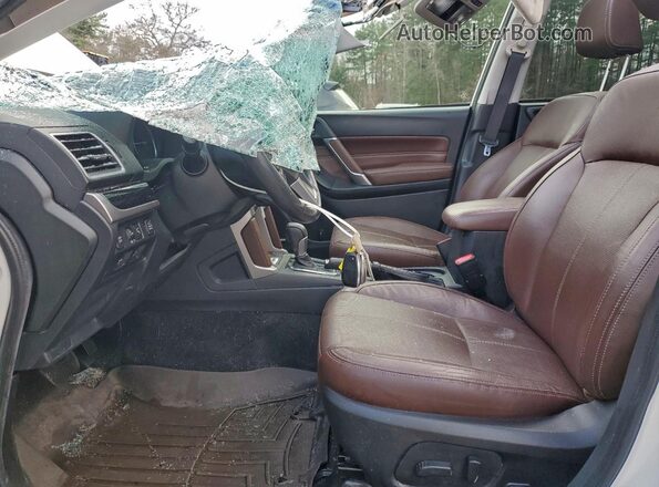 JF2SJATCXHH593785 2017 SUBARU FORESTER 2.5I TO White Widok wnętrza z przodu