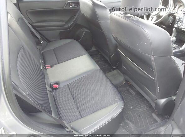 JF2SJGEC6HH451398 2017 SUBARU FORESTER2. Silver Vista de la etiqueta del VIN