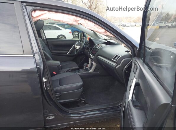 JF2SJGEC6JH549577 2018 SUBARU FORESTER2. Gray Vista interior delantera