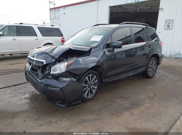 JF2SJGEC6JH549577 2018 SUBARU FORESTER2. Gray Vista tres cuartos delantera izquierda