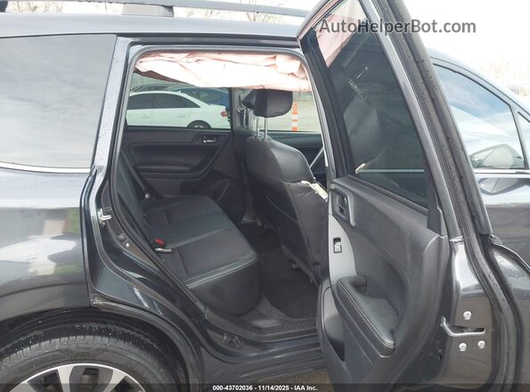 JF2SJGEC6JH549577 2018 SUBARU FORESTER2. Gray Vista de la etiqueta del VIN