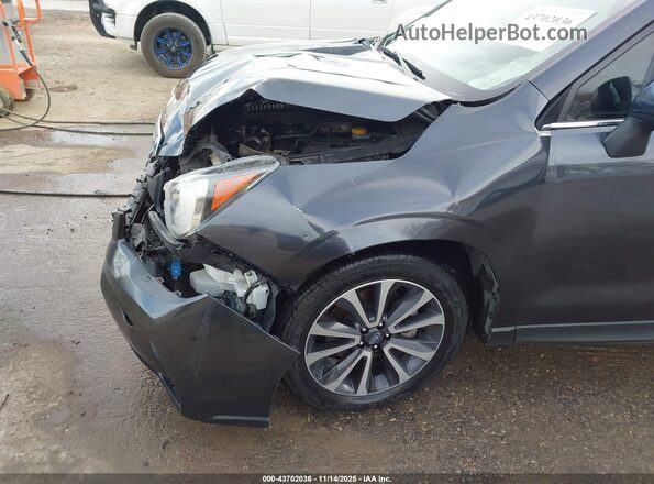 JF2SJGEC6JH549577 2018 SUBARU FORESTER2. Gray 