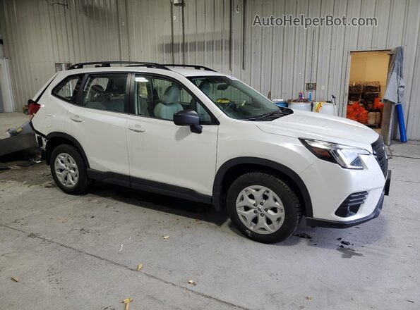 JF2SKABC9RH411638 2024 SUBARU FORESTER White Front right